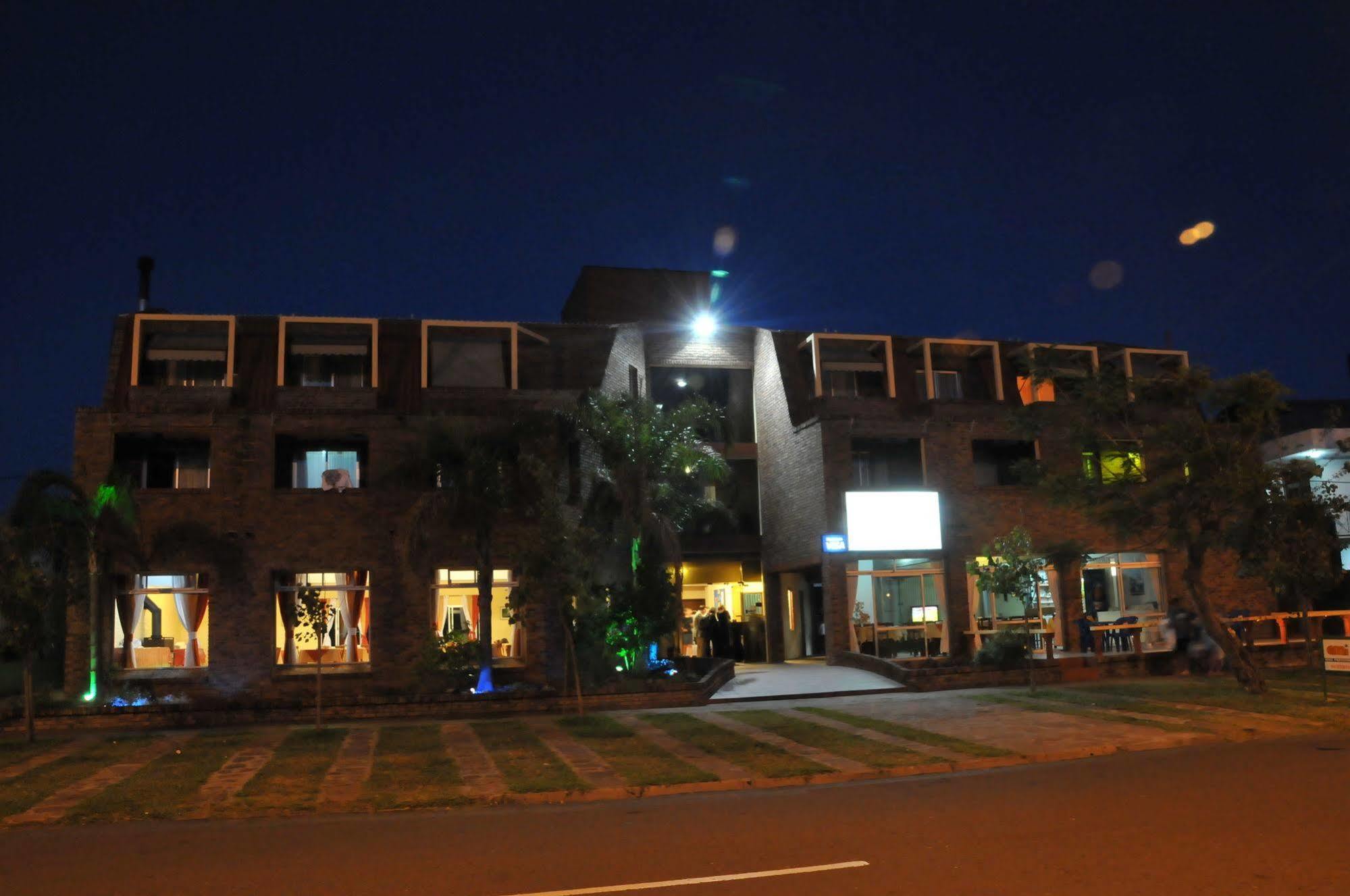 Hotel Jardines De Dayman Termas del Dayman Exterior photo